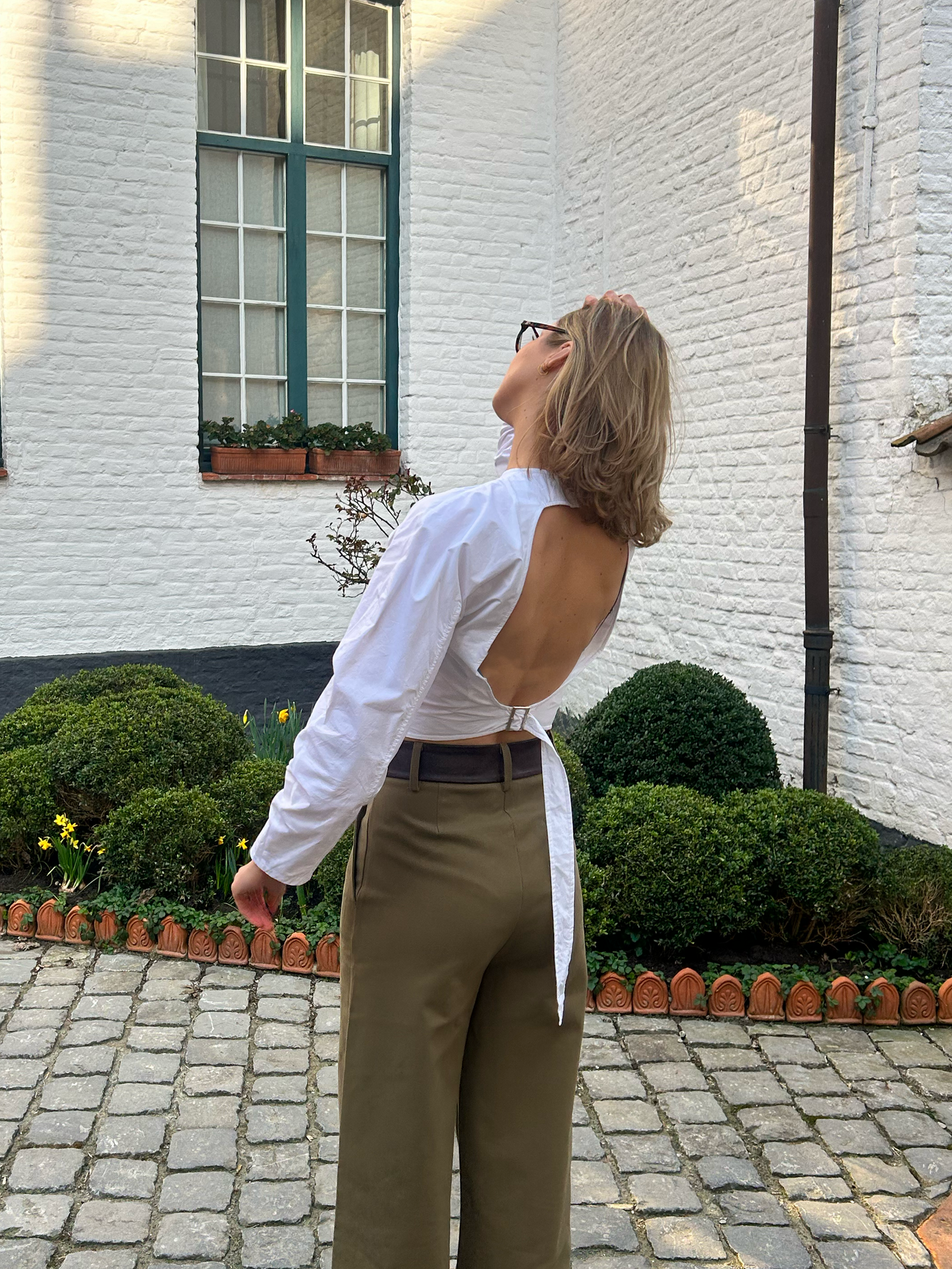 Lou open back top in white